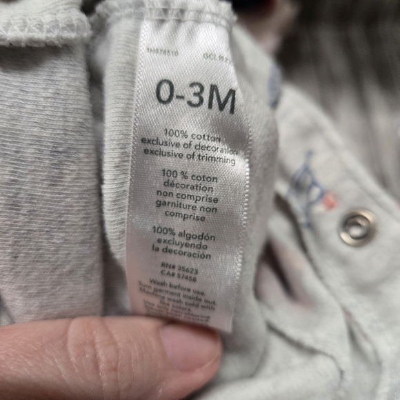 Floral button up onesie with turtle - Picture 6 of 6